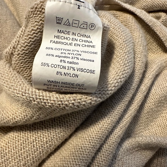 Michael Kors sweater. Medium. - Picture 11 of 11
